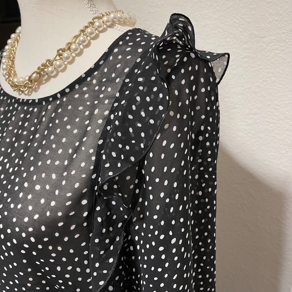 NWOT- Cabi- SET Sinatra Blouse (Medium #3956) and Sinatra Skirt (Size 8 #4024) - Picture 4 of 16